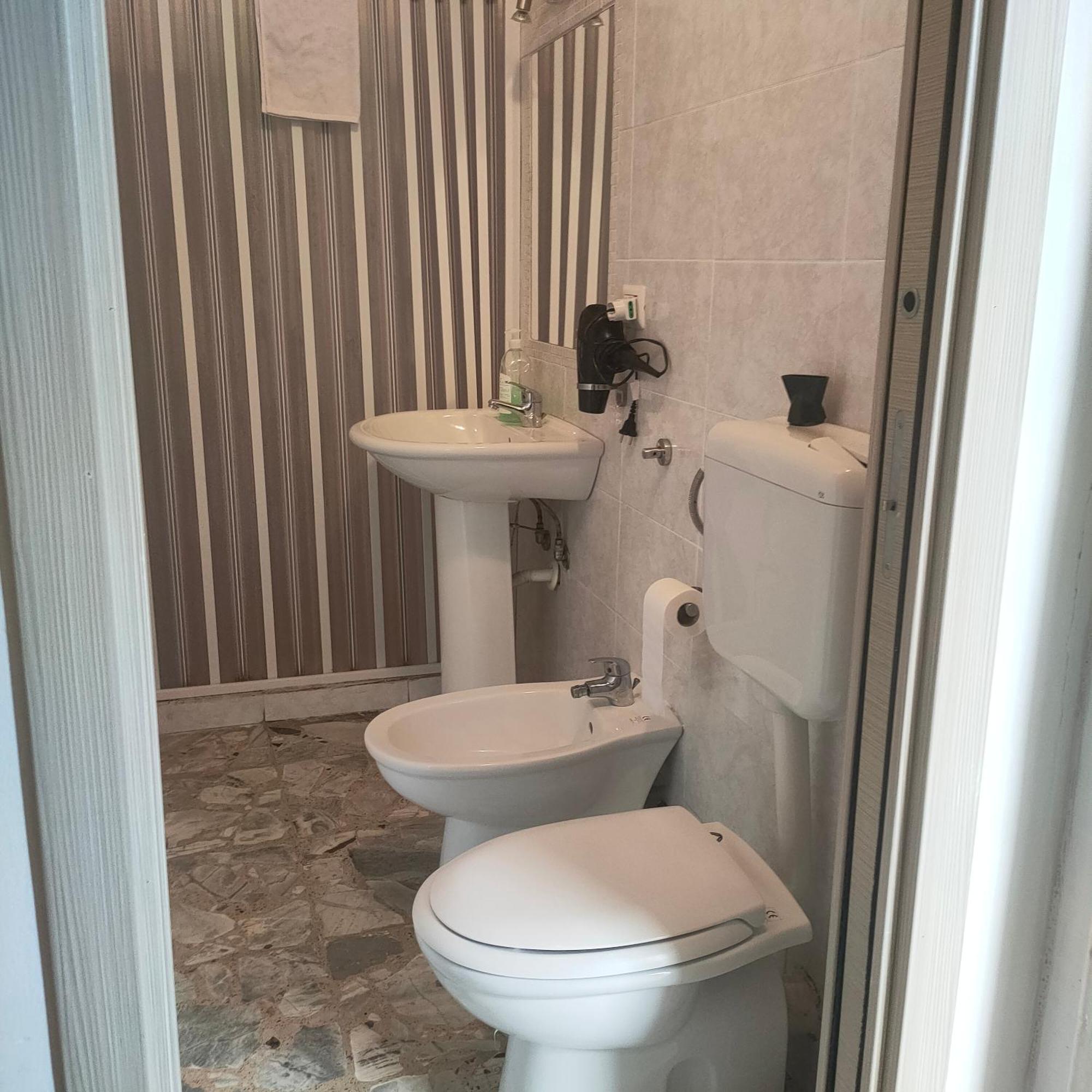 Catania Airport Room Bagno Privato In Camera Luaran gambar