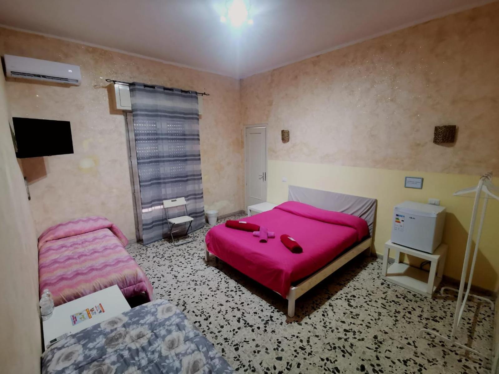 Catania Airport Room Bagno Privato In Camera Luaran gambar